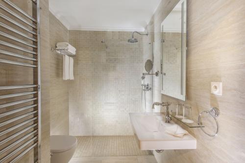 Bathrooms - shower